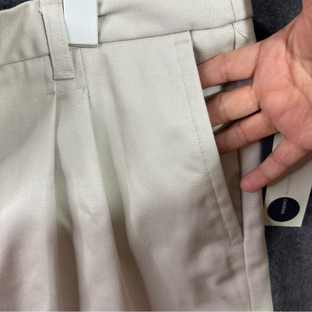 Liz Claiborne Plus Size Mid Rise Shorts Size 16 In Light Tan/Sand New With... - Picture 6 of 12
